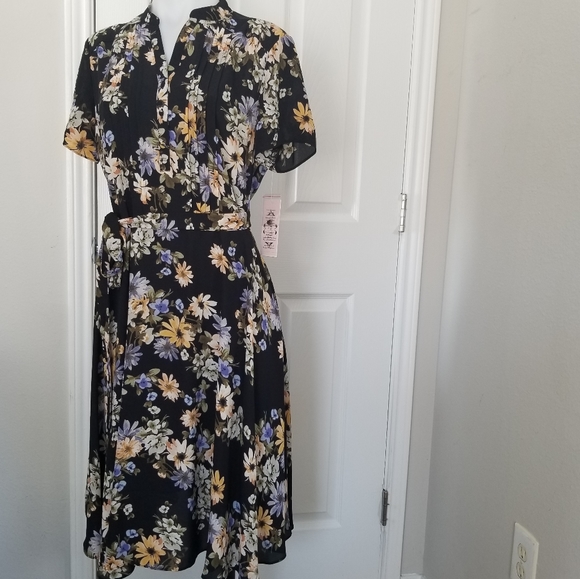 nanette Black Dream Cloud Midi Dress 8 Belted NWT Floral Short Sleeve Flowy - Picture 3 of 16